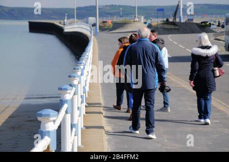 Weymouth. März 2020. Wetter in Großbritannien. Die Menschen beginnen das Wochenende früh, wenn Sonnenschein in die Stadt zurückkehrt. Kredit: Stuart frettwell/Alamy Live News Stockfoto