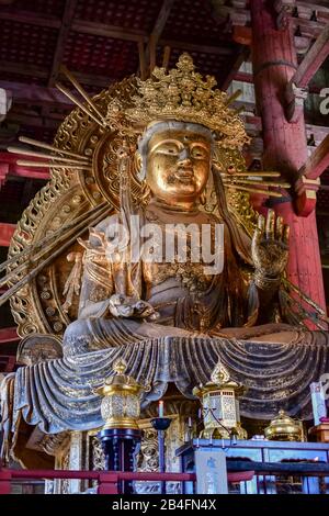 Kokuuuzo-bosatsu Statue, Daibutsuden Hall, Todaiji Temple, Nara, Honshu, Japan Stockfoto