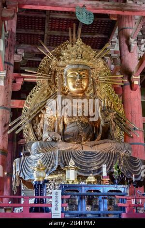 Kokuuuzo-bosatsu Statue, Daibutsuden Hall, Todaiji Temple, Nara, Honshu, Japan Stockfoto