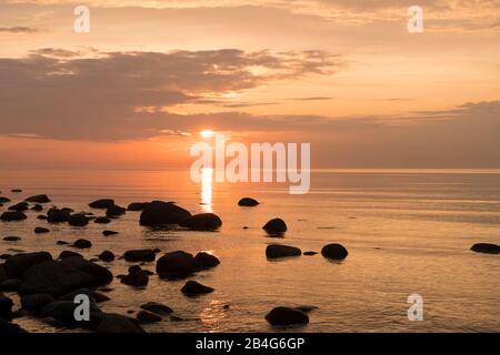 Estland, Nordküste, Ostsee, Schärenküste bei Kaberneeme, Abendlicht Stockfoto