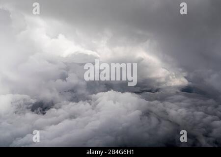 Flug, Luftbild, Cumulus Incus, Gewitterwolken Stockfoto