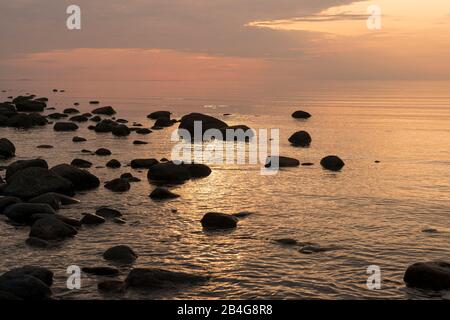 Estland, Nordküste, Ostsee, Schärenküste bei Kaberneeme, Abendlicht Stockfoto