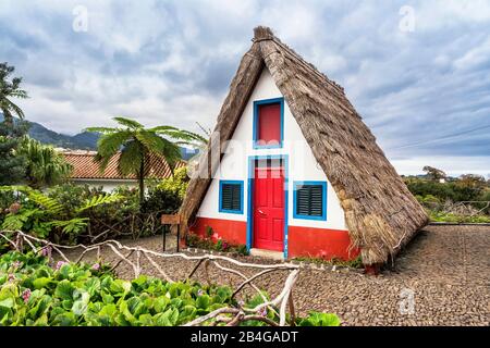 Europa, Portugal, Archipel, Atlantik, Madeira, Santana, Madeira, Casa de Colmo Stockfoto