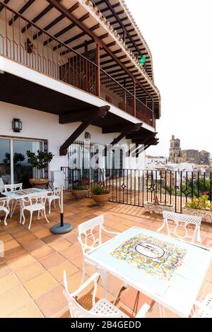 Parador, Hotel, Blick auf die Kirche San Pedro, Tal, Fluss, Guadalete, Arcos de la Frontera, Andalusien, Spanien, Europa Stockfoto