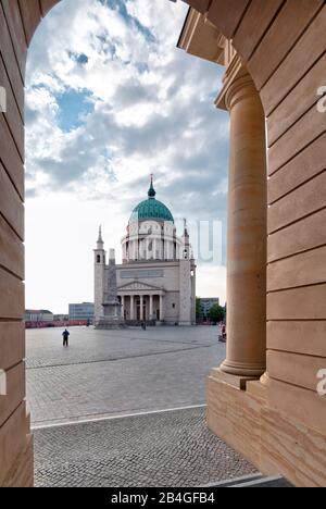 St. Nikolaikkirche, Alter Markt, Marmor Obelisk, Potsdam, Brandenburg, Deutschland, Europa Stockfoto