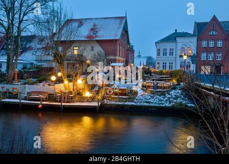 Friedrichstadt, Kanäle, blaue Stunde, Nordsee, Winter, Schleswig-Holstein, Deutschland, Europa Stockfoto