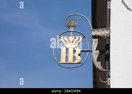 Hängeschild mit Hofbräuhauslogo, am Platzl, München, Oberbayern, Bayern, Deutschland, Europa Stockfoto