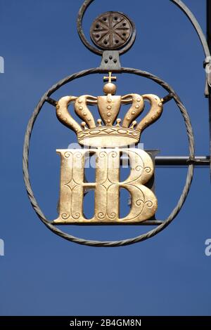 Hängeschild mit Hofbräuhauslogo, am Platzl, München, Oberbayern, Bayern, Deutschland, Europa Stockfoto