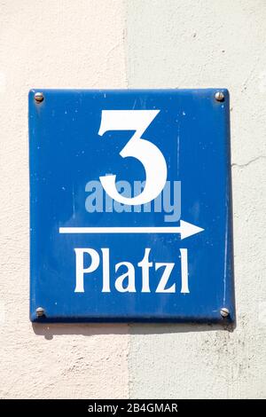 Blaues Hausnummernschild Nummer drei, am Platzl, München, Oberbayern, Bayern, Deutschland, Europa, München, Oberbayern, Bayern, Deutschland, Europa Stockfoto