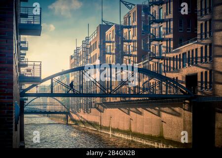 Deutschland, Hamburg, Elbe, Hafen, Speicherstadt, Hafencity, Nebel, Kehrwiedersteg Stockfoto