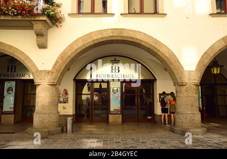 Europa, Deutschland, Bayern, Stadt München, Altstadt, Hofbräuhaus am Platzl, Eingang, Stockfoto