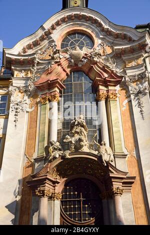 Europa, Deutschland, Bayern, München, Altstadt, Sendlinger Straße, Asam-Kirche, St. Johann Nepomuk, erbaut von den Brüdern Asam von 1733 bis 1746 im Rokokostil, Stockfoto