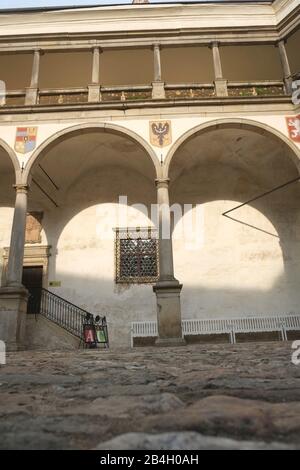 State Chateau Telc. Innenhof mit Arkadenumgang aus der Renaissance. Tschechische Republik Stockfoto