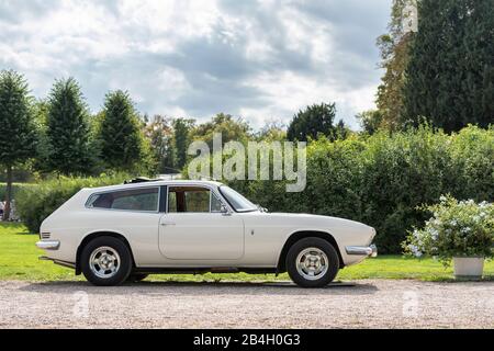 Schwetzingen, Baden-Württemberg, Reliant Scimitar GTE SE5A, Baujahr 1974, Verdrängung 2994 cc, 138 ps, Concours d'Elégance im Schlosspark im Barock Stockfoto