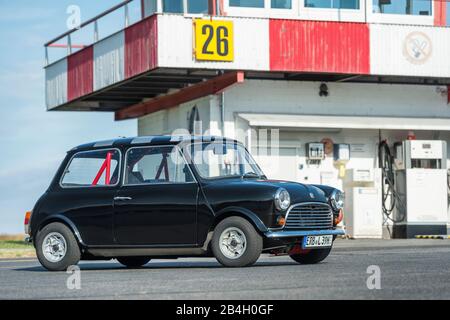 Michelstadt, Hessen, Deutschland, Innocenti-Mini-Cooper, Typ B 39, gebaut 1974,68 ps, 12275 cc, italienische Lizenzierung des Mini Cooper durch die British Motor Corporation. Stockfoto