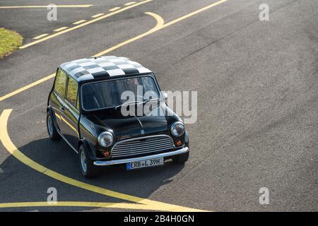 Michelstadt, Hessen, Deutschland, Innocenti-Mini-Cooper, Typ B 39, gebaut 1974,68 ps, 12275 cc, italienische Lizenzierung des Mini Cooper durch die British Motor Corporation. Stockfoto