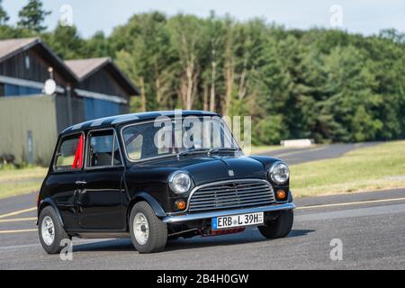 Michelstadt, Hessen, Deutschland, Innocenti-Mini-Cooper, Typ B 39, gebaut 1974,68 ps, 12275 cc, italienische Lizenzierung des Mini Cooper durch die British Motor Corporation. Stockfoto