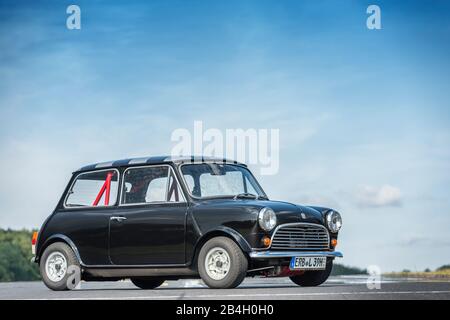 Michelstadt, Hessen, Deutschland, Innocenti-Mini-Cooper, Typ B 39, gebaut 1974,68 ps, 12275 cc, italienische Lizenzierung des Mini Cooper durch die British Motor Corporation. Stockfoto