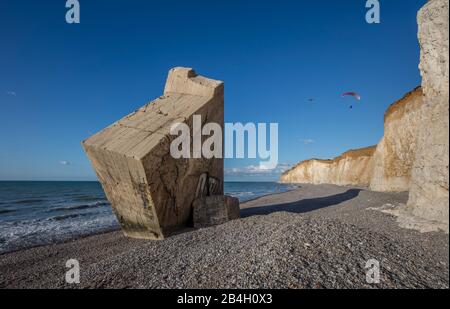 Normandie, Alabasterküste, Strand, deutscher Bunker, entleert, Ruine, Atlantikwall, Stockfoto