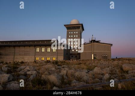 Brockenplateau mit Hotel, Harz, Brocken, bei Schierke, Landkreis Wernigerode, Sachsen-Anhalt, Deutschland. Stockfoto