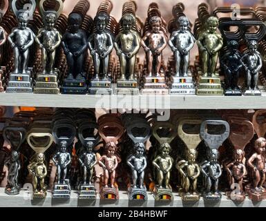 Europa, Belgien, Brüssel, Schaufenster, Souvenirs, Manneken Pis, Figuren, Flaschenöffner Stockfoto