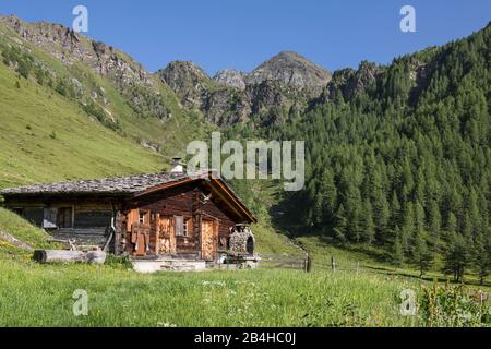 Die Auernigalm im hinsten Astental, Goldberggruppe, Nationalparkregion hohe Tauern, Kärnten, Österreich Stockfoto