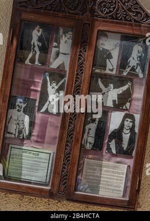 Destination Tanzania, Insel Sansibar: Impressionen aus Stone Town, dem ältesten Stadtteil Sansibars, der Hauptstadt des tansanischen Bundesstaats Sansibar. Showcase im Freddy Mercury House. Stockfoto