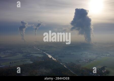 Wolken über dem Gaskraftwerk Trianel Kraftwerk Hamm Uentrop, Kraftwerk Westfalen im Hintergrund, 29.10.2008, Luftaufnahme, Deutschland, Nordrhein-Westfalen, Ruhrgebiet, Werne Stockfoto