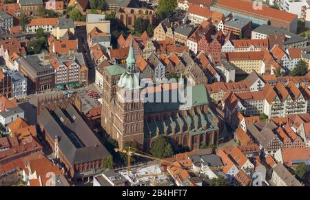 , St. Nikolauskirche am Alten Markt in Stralsund, Luftbild, 09.08.2012, Deutschland, Mecklenburg-Vorpommern, Stralsund Stockfoto