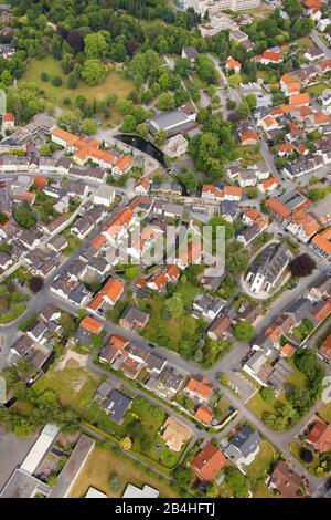 , Bad Lippspringe, Quelle der Lippe, Schloss Lippspringe und Park Arminiuspark, Luftaufnahme, Deutschland, Nordrhein-Westfalen, Ostwestfalen, Bad Lippspringe Stockfoto