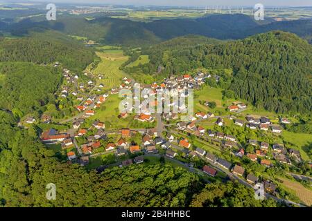 , Kirche St. Maria Magdalena (Padberger Dom) in Padberg, 09.07.2013, Luftbild, Deutschland, Nordrhein-Westfalen, Sauerland, Marsberg Stockfoto