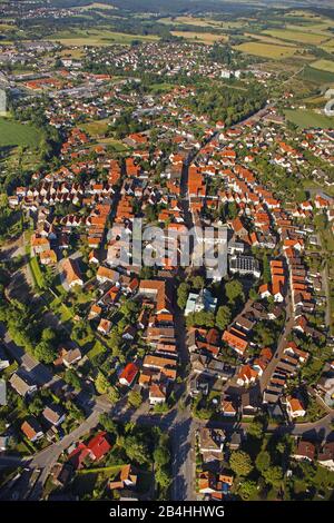 Zentrum des Landkreises Horn in Horn-Bad Meinberg mit evangelischer Kirche und Rathaus, 27.06.2011, Luftaufnahme, Deutschland, Nordrhein-Westfalen, Ostwestfalen, Horn-Bad Meinberg Stockfoto