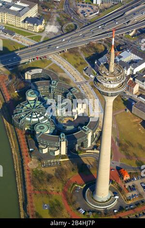, Fernsehturm Rheinturm, Rheinturm, und die Gebäude des Parlaments in Düsseldorf, 27.03.2013, Luftaufnahme, Deutschland, Nordrhein-Westfalen, Niederrhein, Düsseldorf Stockfoto