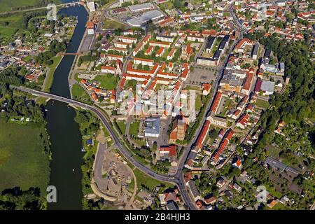 , Anklamer Innenstadt an der Peene mit Marienkirche, Rathaus und Marktplatz, Luftbild, Deutschland, Mecklenburg-Vorpommern, Anklam Stockfoto