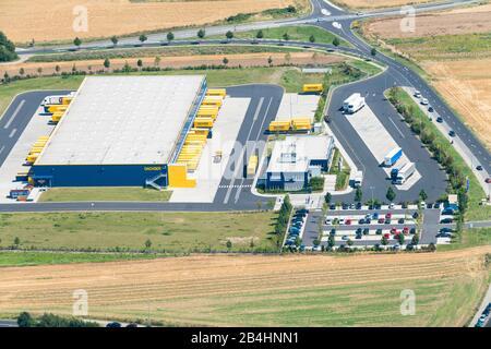 Luftbild eines Logistikzentrums, Firmengebäude Stockfoto