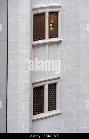 Deutschland, Sachsen, Meissen, zwei Fenster der Albrechtsburg, die im 15. Jahrhundert erbaut wurden, gelten als die älteste Burg Deutschlands. Stockfoto