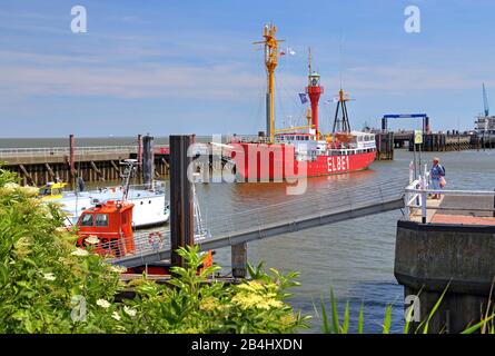 Museumsfeuerschiff Elbe 1 im Alten Hafen, Nordseebad Cuxhaven, Elbmündungsgebiet, Nordsee, Nordseeküste, Niedersachsen, Deutschland Stockfoto