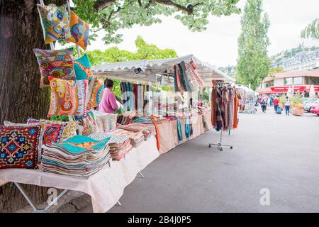 Marktstand, Seeufer Genfersee, Montreux, Schweiz Stockfoto