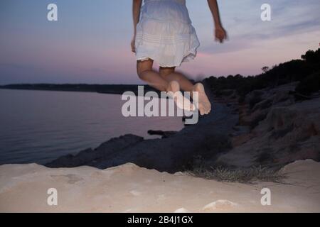 Beine, Sprungkraft, Dämmerung, Meer Stockfoto