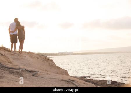 Paare, Eltern, Umarmung, Meer Stockfoto