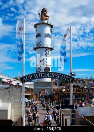 Deutschland, Bayern, München, Oktoberfest, Löwenbräu, Bierturm mit Löwen, Biergarten, Schild "Abschied" Stockfoto