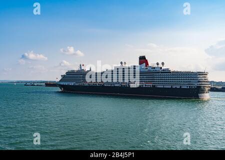 Schiff, Bootstour, Cunard, Queen Victoria, Southampton, Großbritannien, Südküste, England, Europa Stockfoto