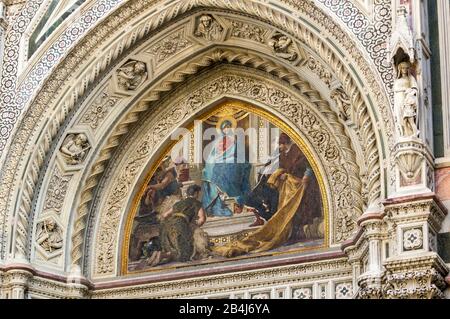Italien, Florenz, Kathedrale Santa Maria del Fiore, Detail, Westfassade, Tympanon am Südwestportal, Mosaik, Jungfrau Maria Stockfoto