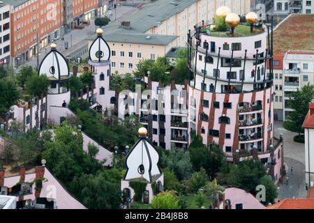 Deutschland, Sachsen-Anhalt, Magdeburg, Grüne Zitadelle, letztes großes Gebäude des österreichischen Künstlers Friedensreich Hundertwasser. Stockfoto