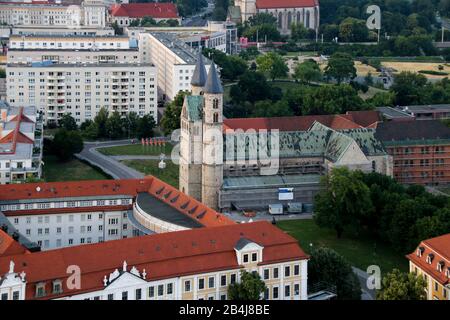 Deutschland, Sachsen-Anhalt, Magdeburg, Kloster Unser Lieben Frauen, Landtagsverbindungen in Bild, Magdeburg. Stockfoto