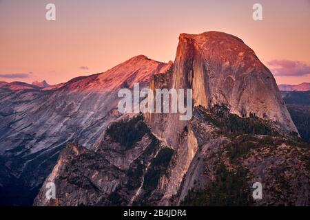 USA, Vereinigte Staaten von Amerika, Half Dome im Yosemite National Park, Kalifornien Stockfoto
