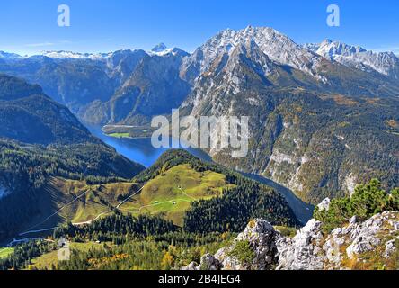 Blick vom Gipfel Jenner (1874m) auf Königssee und Watzmann (2713m), Schönau am Koenigssee, Berchtesgadener Land, Oberbayern, Bayern, Deutschland Stockfoto