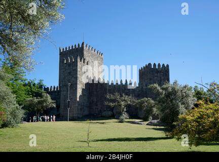 Europa, Portugal, Northern Region, Guimaraes, Castelo de Guimaraes, Schloss Guimaraes Stockfoto