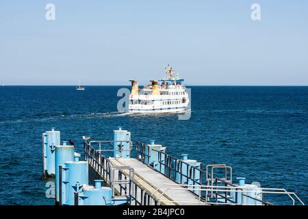 Rügen, Ostseebad Sellin, Anlegestelle, Ablegeausflugsdampfer Stockfoto