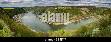 Hochauflösendes Panorama auf den Loreley Felsen, von der Loreley aus gesehen Maria Ruh in Urbar, einem legendären Ort am Mittelrhein Stockfoto